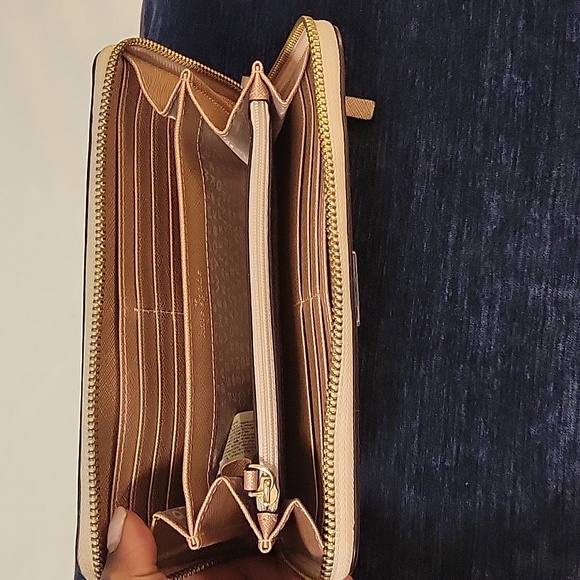 Kate Spade Wallet - Picture 3 of 8